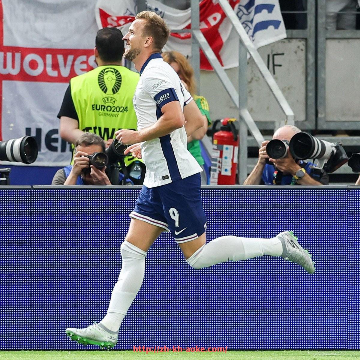 澳客足彩-英超2018赛季新款球衣图赏与介绍